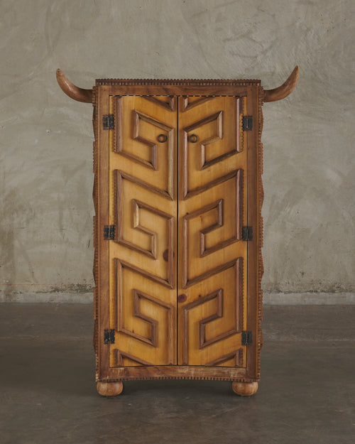 JUJUY TRASTERO CABINET BY MIKE DIAZ